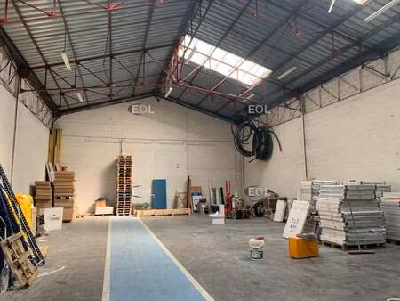 location local d’activités marseille 13015 592m²