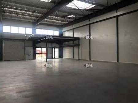 location local d’activités lamanon 13113 292m²