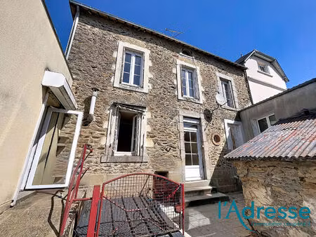vente maison 8 pièces  183.00m²  montjean