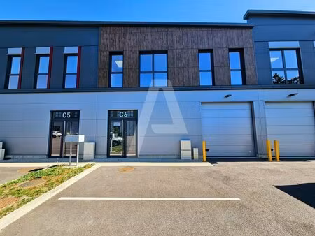 location local d’activités feucherolles 78810 178m²