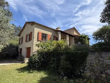 maison en campagne  à deux pas du village avec grandes dépendances