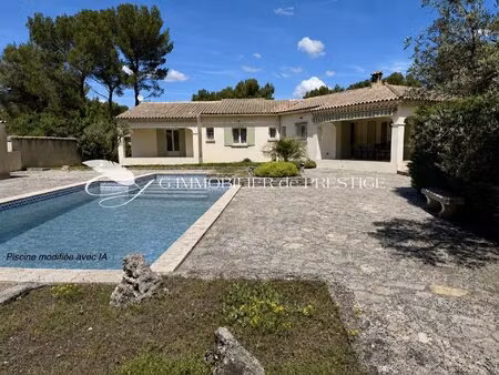 une villa d'architecte sur les hauteurs de pernes les fontaines