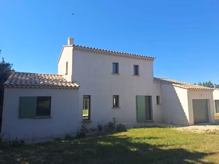 villa neuve lourmarin sur grand terrain