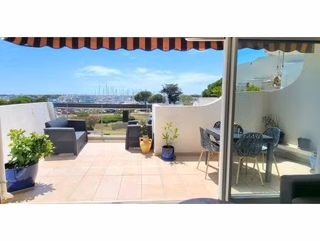 exclusivité - port-camargue - les marinas - t2 54m2 - exposé sud - grande terrasse - vue..