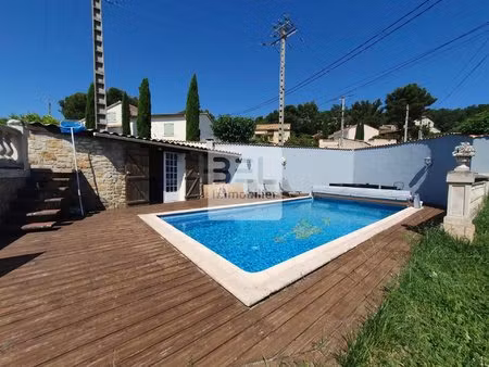 maison avec piscine et jardin en restanque 5 chambres