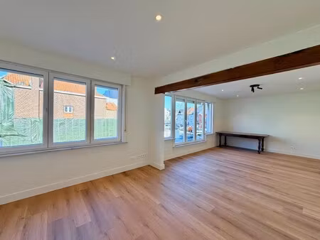gerenoveerd duplexappartement met 3 slaapkamers in centrum tielt!