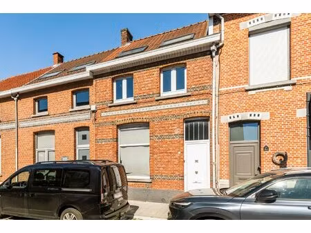 huis te koop in wijnegem met 2 slaapkamers