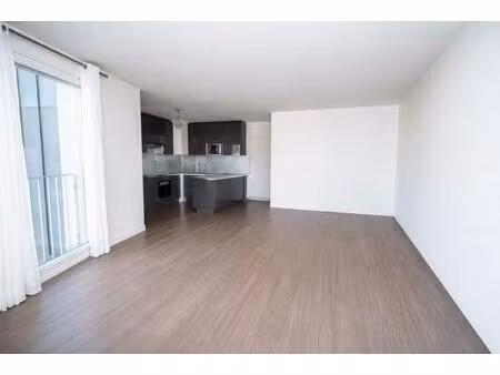 3 pièces avec loggia - résidence récente - à 20 min de la défense