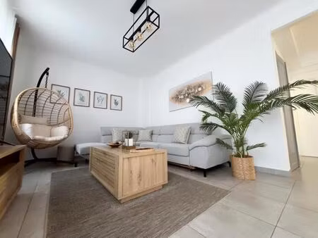 magnifique appartement t3 de 77 m2 avec garage  situé au second et dernier étage sans asce