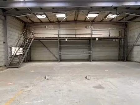 vente local d'activités 1 000 m²