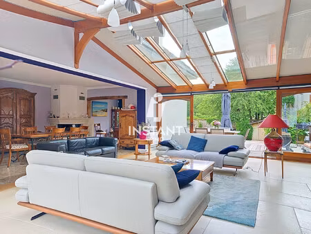 maison familiale aux beaux volumes avec sous sol