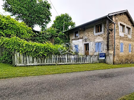 maison de campagne  2 chambres  vue imprenable  proche cluny