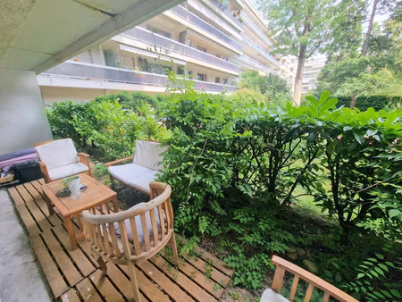 studio en rdc- 5mn a pied de saxe gambetta- au coeur d'un parc verdoyant- dispo fin juin !