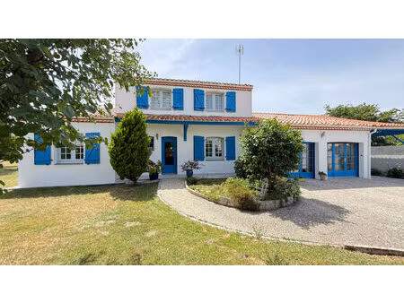 vente maison 7 pièces  169.00m²  la roche