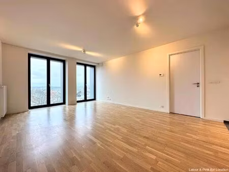 appartement à louer avec 2 chambres   saint-gilles (vbe32446)