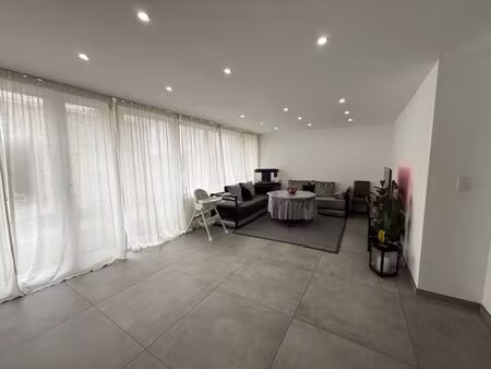 appartement à louer avec terrasse et 2 chambres   marcinelle (vbe32264)