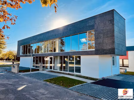 location local professionnel 52m² mont st aignan 76130
