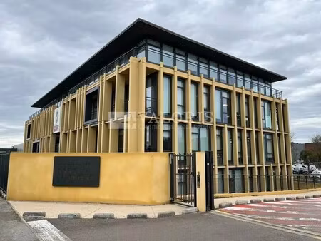 location bureaux 516 m² à 2 873 m²