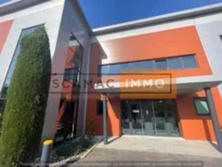 location bureaux 196 m²