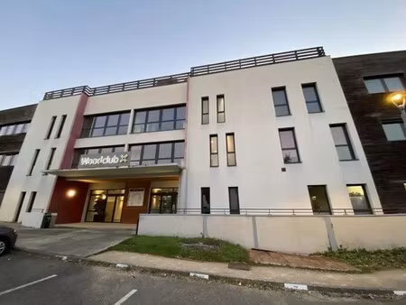 location bureaux 78 m² à 932 m²