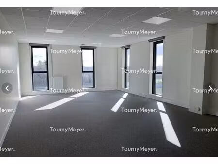 location bureaux 60 m²