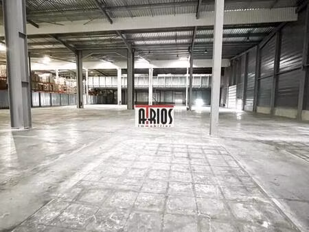 location entrepôt la crau 83260 3000m²