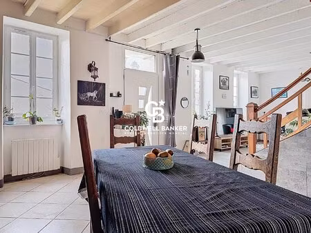 maison de campagne avec grand terrain - proche des commerces
