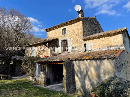 location maison 4 pièces 100m2 saint-paul-trois-châteaux 26130 - 900 € - surface privée