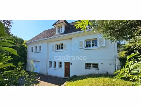 maison d’architecte avec grand jardin et sous sol complet- mesnay / arbois (39600)