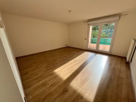 location appartement 3 pièces  66.97m²  nîmes