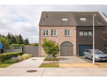 huis te koop in kapellen met 5 slaapkamers