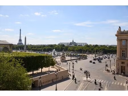 rue de rivoli : un appartement entièrement rénové