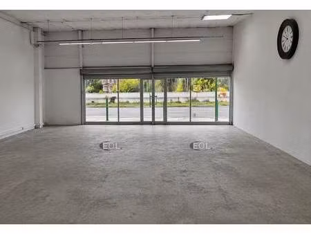 location commerce vedene 84270 350m² à 750m²