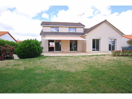 maison spacieuse à cholet quartier calme