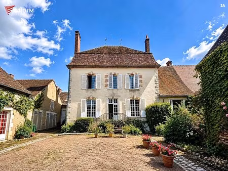 élégante demeure historique en puisaye