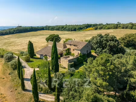 propriété d'exception au cur de la drôme provençale