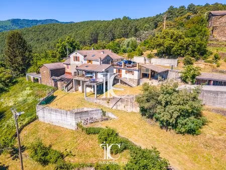 mas de hameau 134 m² – vue panoramique – terrain 9 300 m²