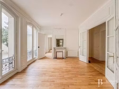 appartement de luxe de 5 pièces en location à champs-elysées  madeleine  triangle d’or  pa