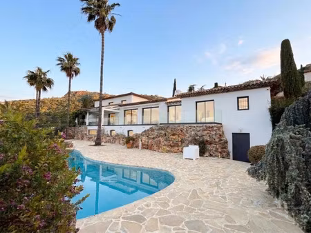 vente maison 5 pièces 233 m² saint-raphaël (83530)