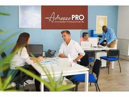 location commerce lagord 17140 115m²