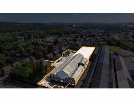 bâtiment industriel 5700m² bâti et 8450m² terrain à vendre à