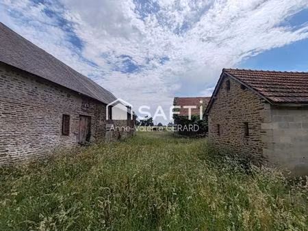 ancien corps de ferme avec possibilité 4.6 hect en +