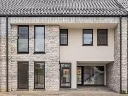 instapklare  energiezuinige woning met 4 slaapkamers te k...