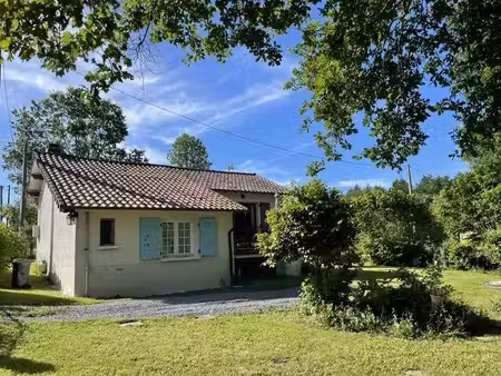 charmante maison de 1 chambre à saint-bazile