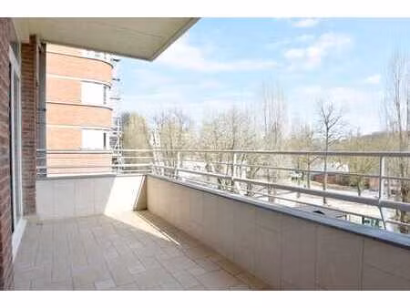 la cambre appartement deux chambres avec terrasse et garage