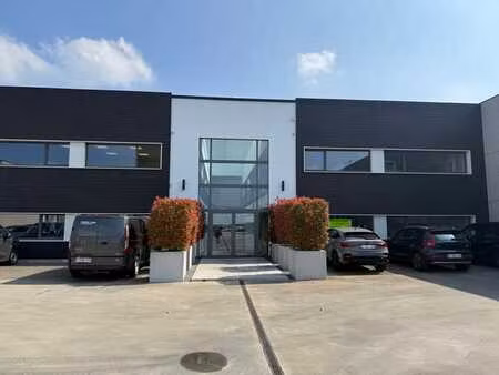 bureaux à louer dans le zoning des plénesses