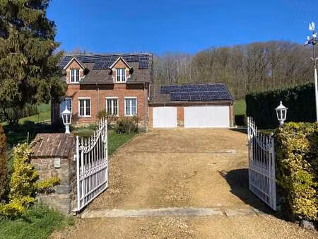 charmante villa avec 3 chambres et jardin.