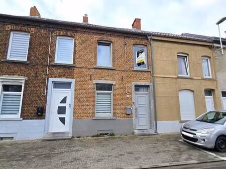 charmante maison à coté de la gare de luttre !