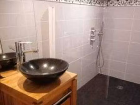 location appartement t1 meublé aux ponts-de-cé (49130) : à louer t1 meublé / 18m² les pont