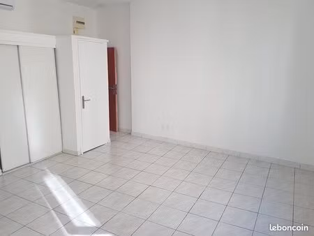 studio 1 pièce 25 m²